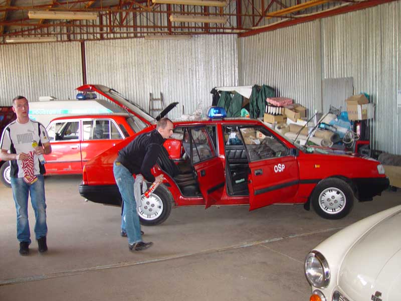 01 (01)